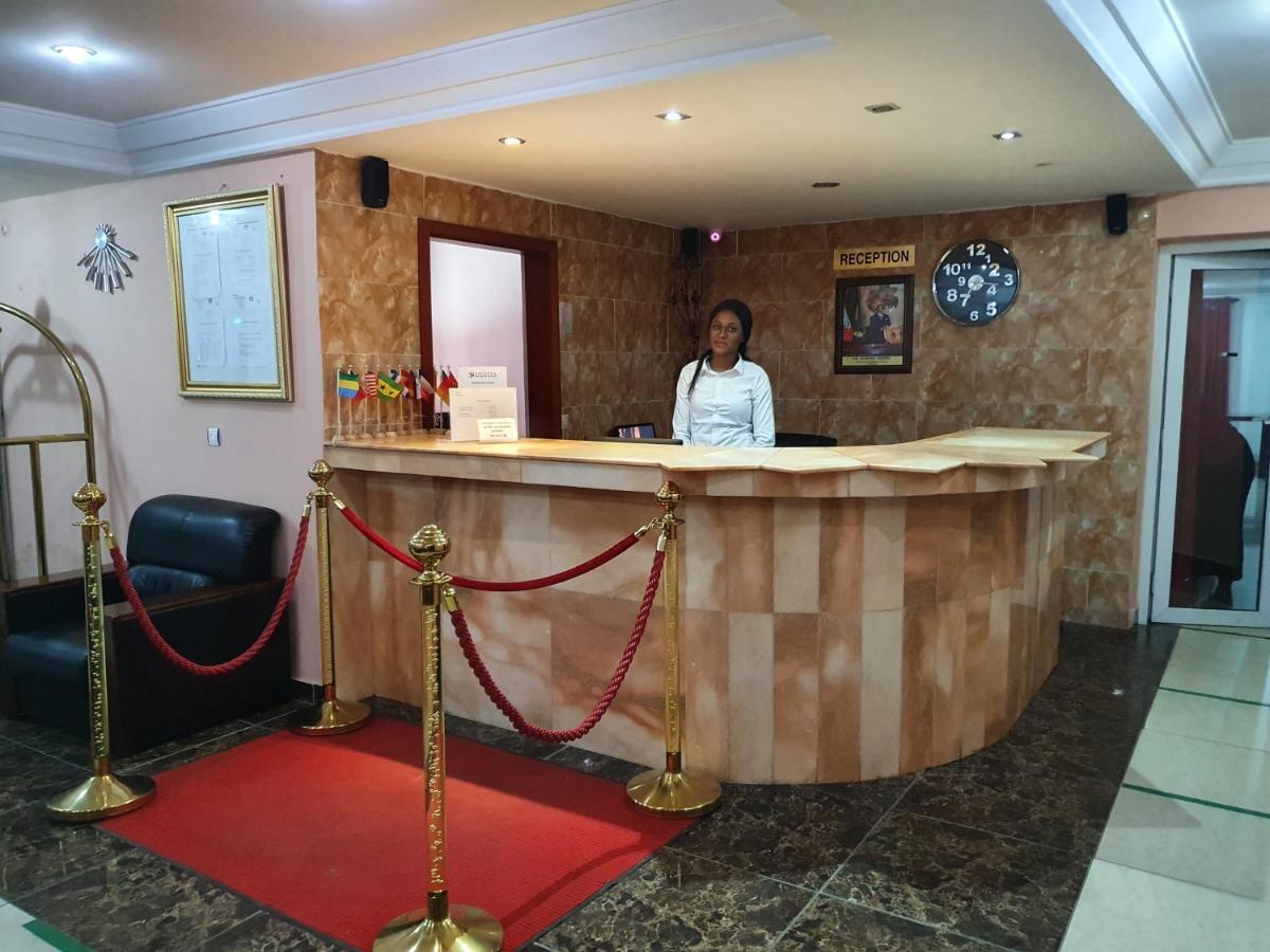 Hotel Imperial ลิเบรอวิลล์ ภายนอก รูปภาพ