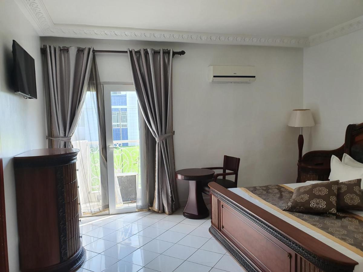 Hotel Imperial ลิเบรอวิลล์ ภายนอก รูปภาพ